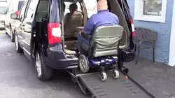 Quelles rampes pour fauteuils roulants lectriques sont pour les fourgonnettes